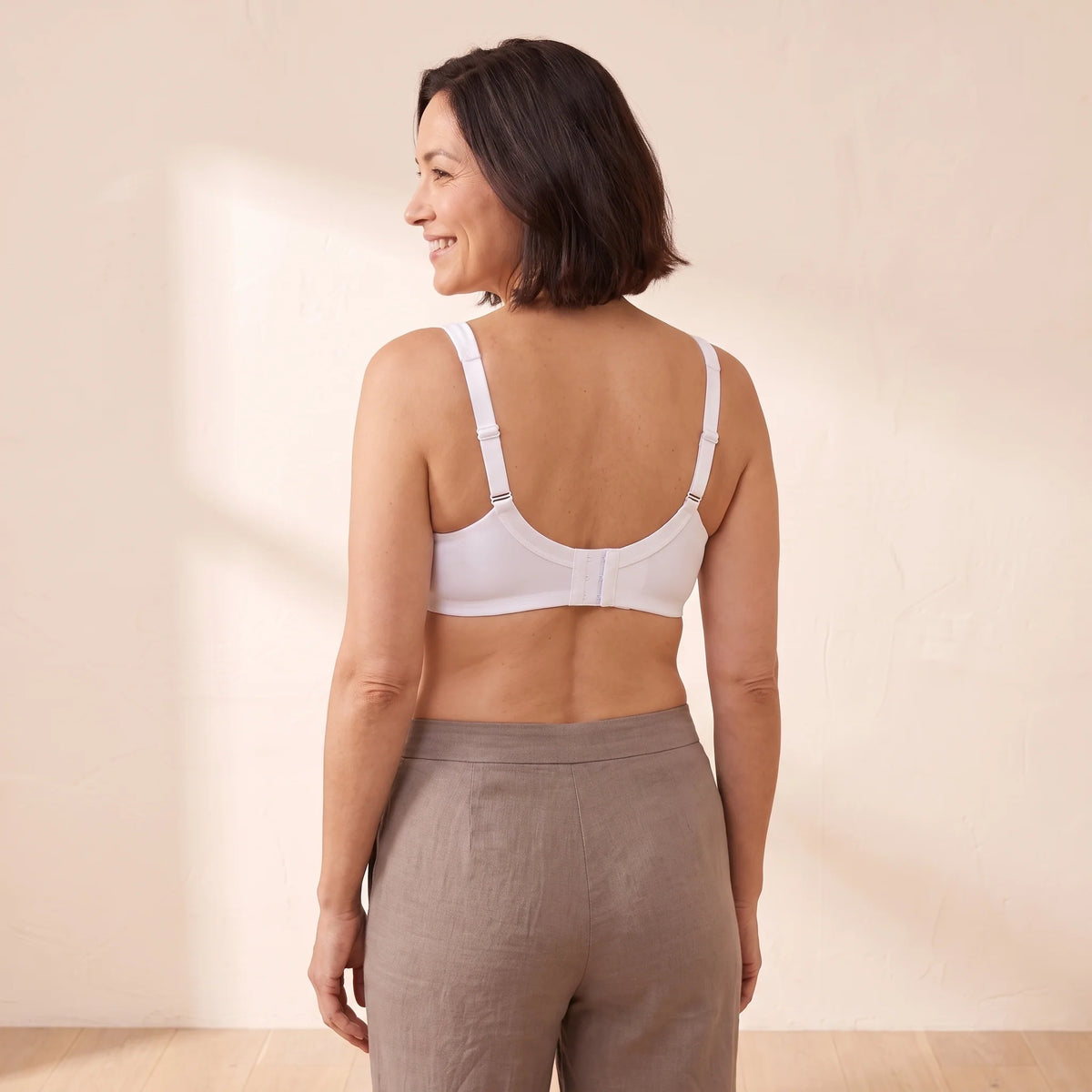 Back view of the Blanc white Kischt Camille balconette bra with adjustable straps and a smooth hook-and-eye back band