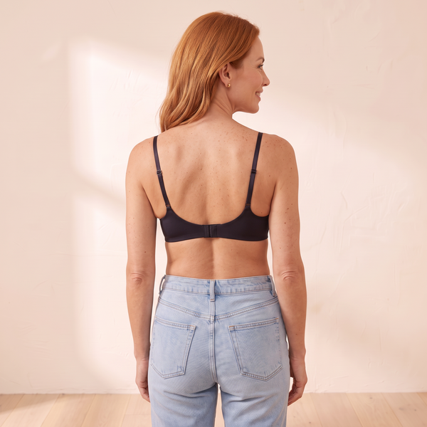 Back view of the Noir black Kischt Juliette plunge bra with fine adjustable straps and a smooth hook-and-eye back band